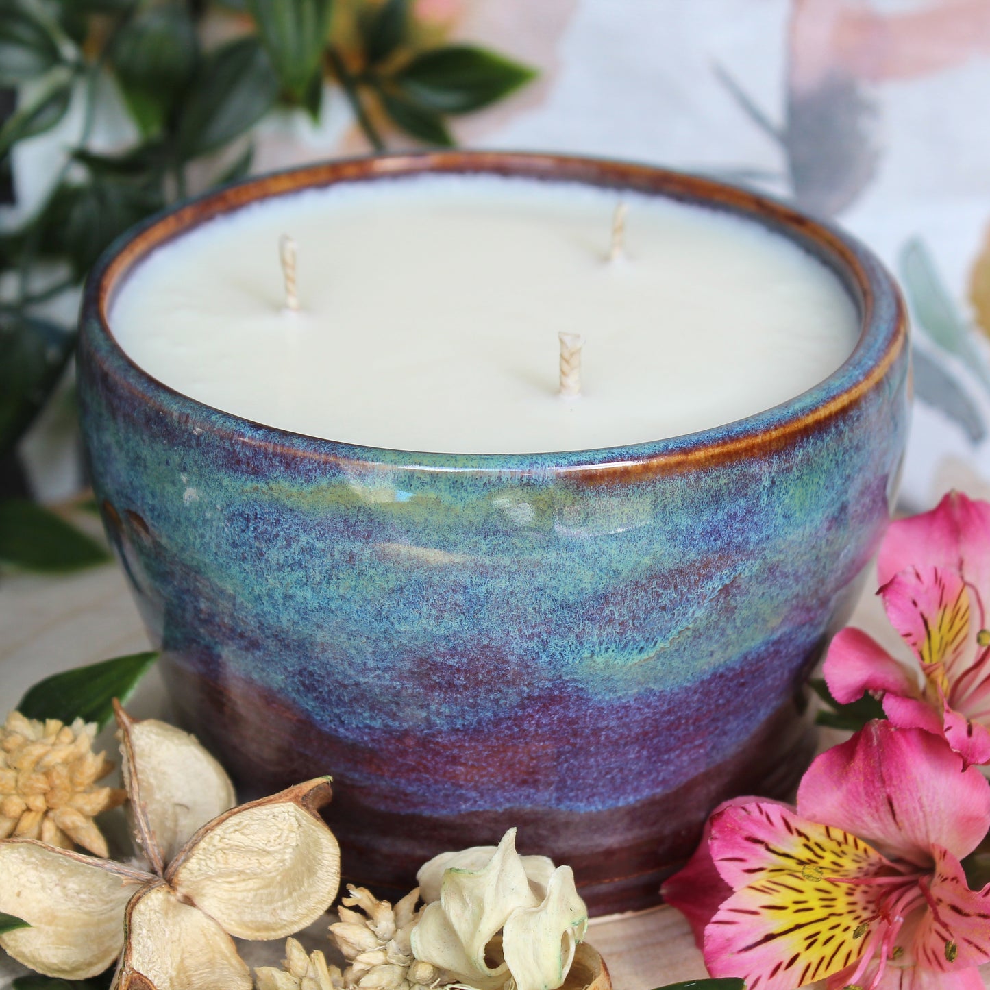 Amber & Ginger Lily 450g Ceramic