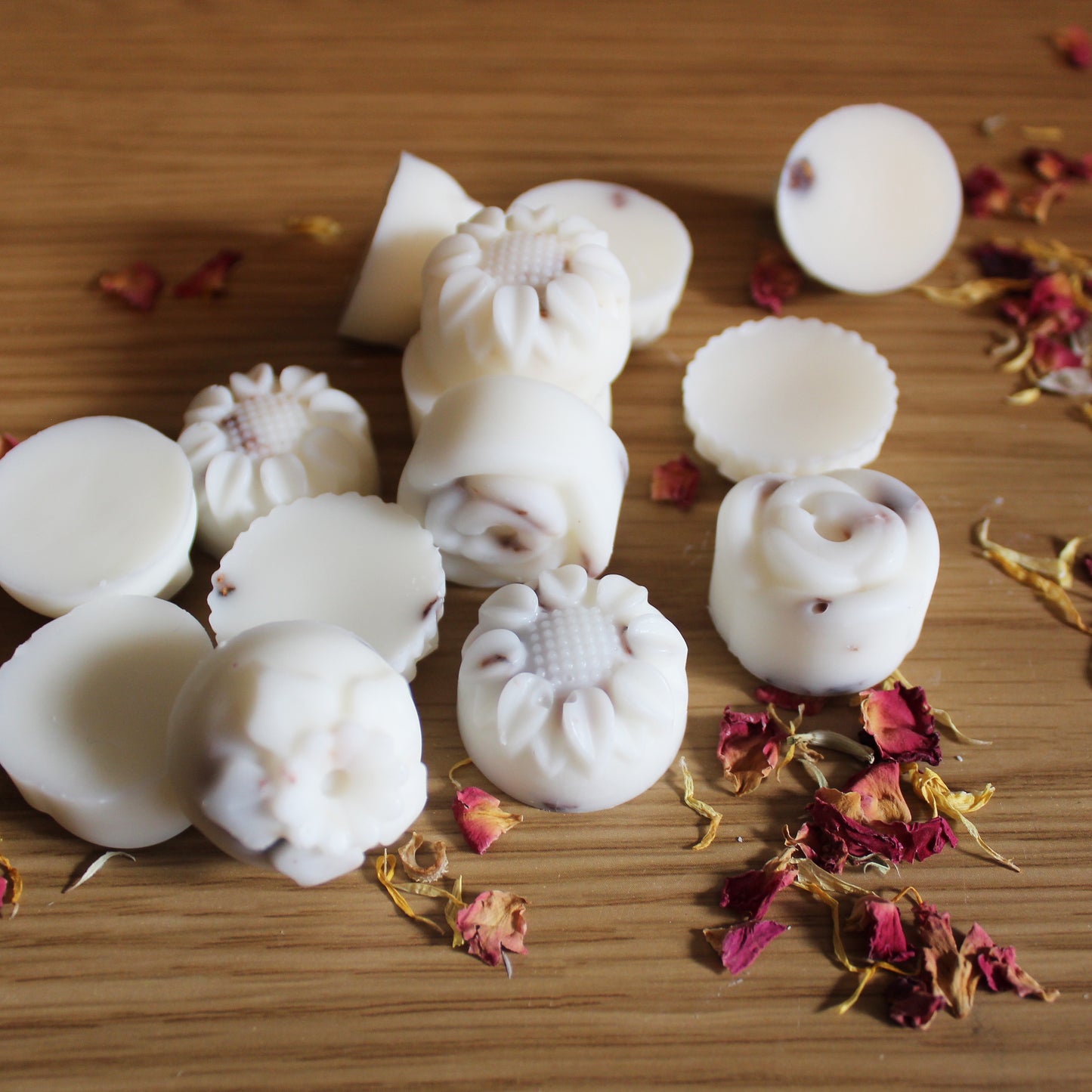 Cedarwood & Jasmine Botanical Wax Melts — Infused with White Willow Bark (Pack of 14)