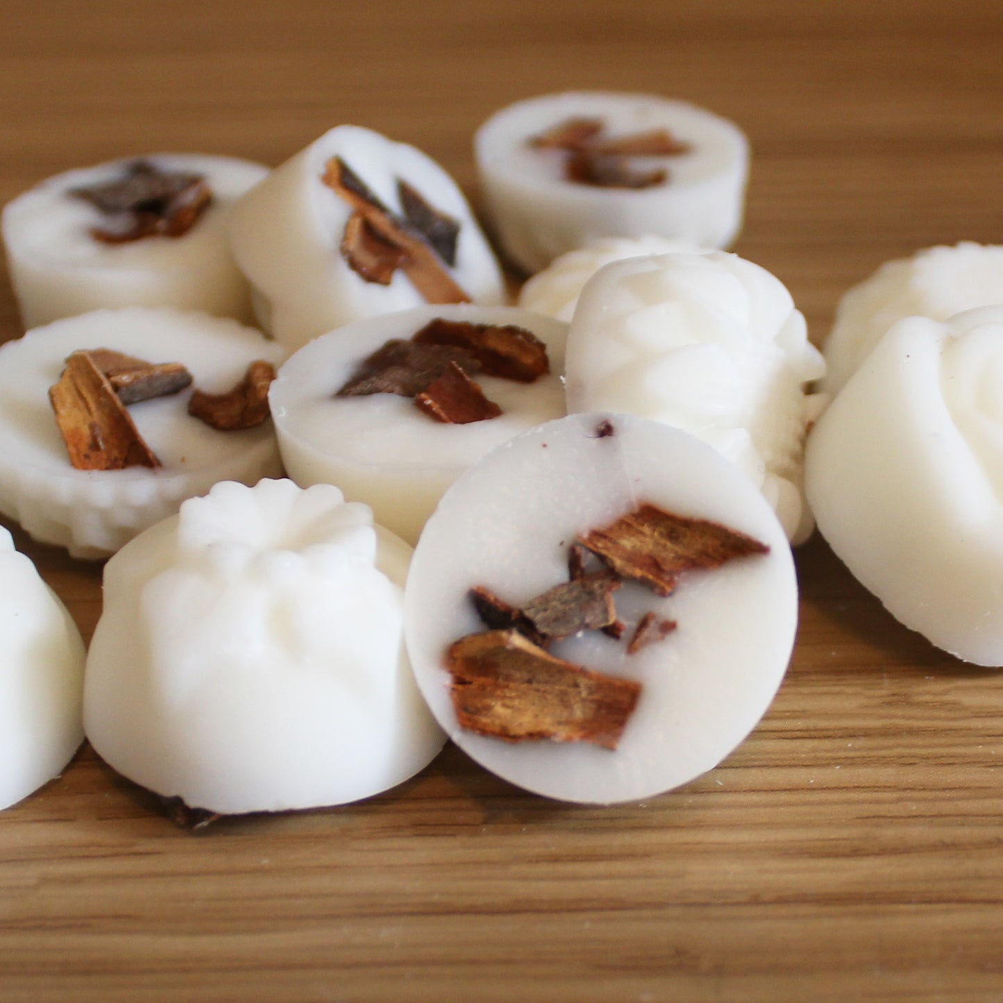 Christmas Spice Botanical Wax Melts — Infused with Dried Cinnamon (Pack of 14)