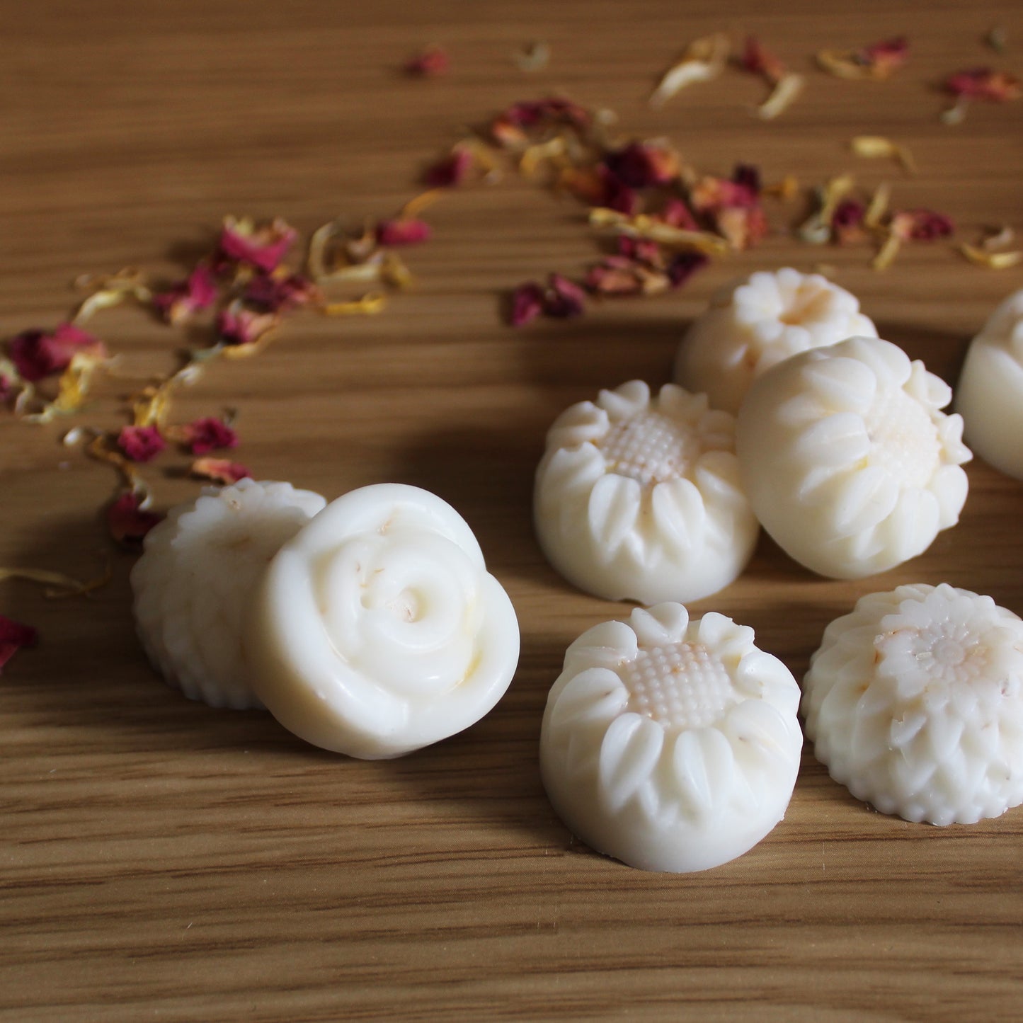 Spiced Orange & Clove Botanical Wax Melts — Infused with Calendula Petals (Pack of 14)