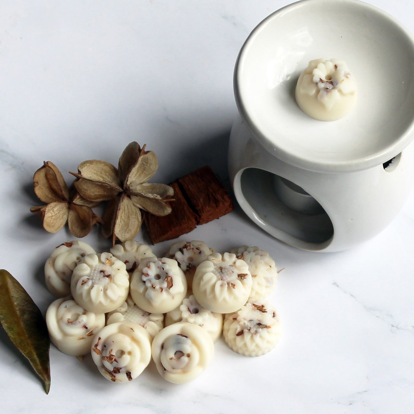Botanical Soy Wax Melts Cedarwood & Jasmine | Pack of 14 | Hand-Poured | Handmade in Sussex