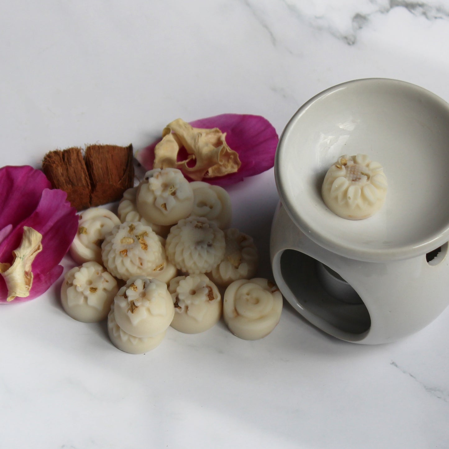 Botanical Soy Wax Melts Coconut & Rosewood | Pack of 14 | Hand-Poured | Handmade in Sussex