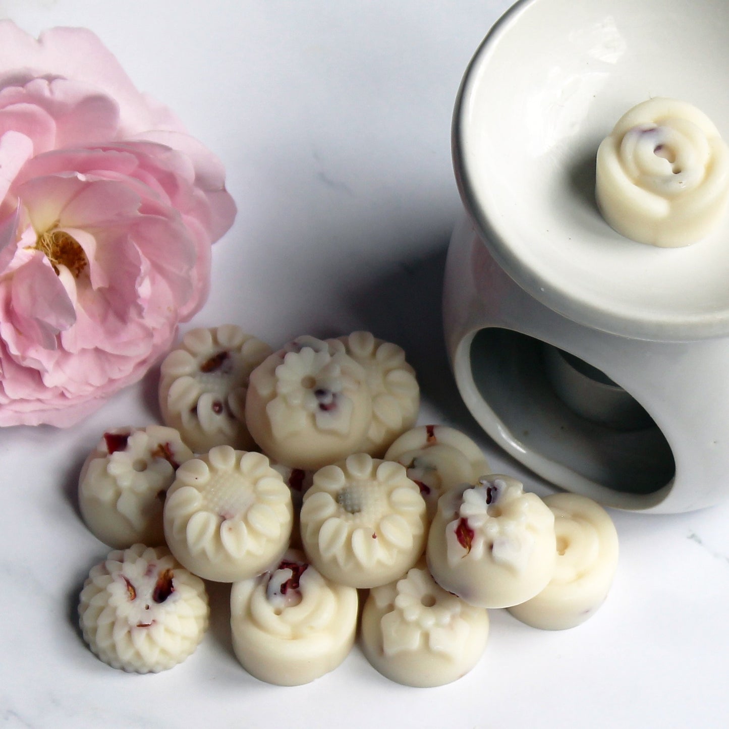 Botanical Soy Wax Melts Rose & Amber | Pack of 14 | Hand-Poured | Handmade in Sussex